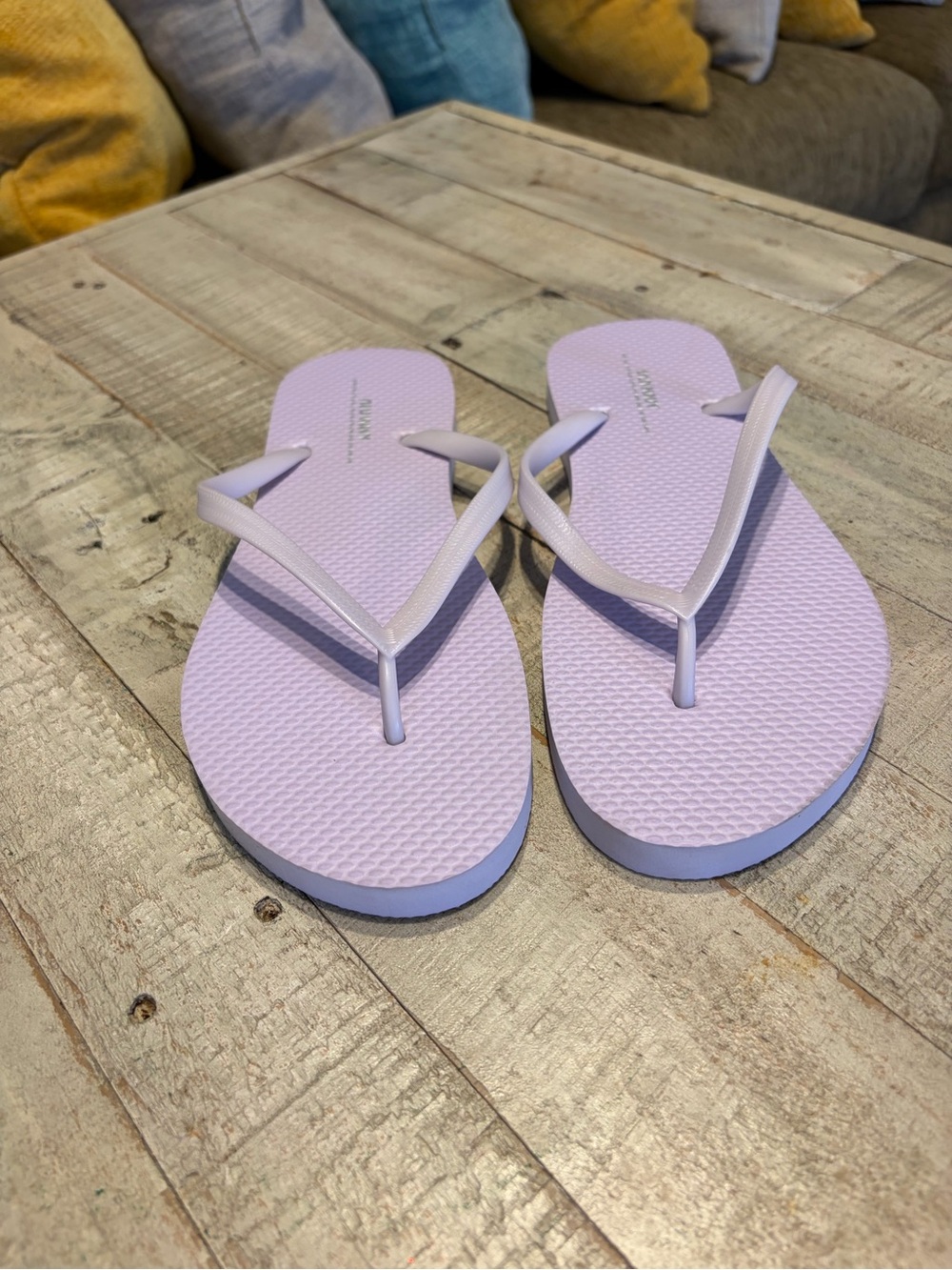 NWOT Old Navy Lavender Women’s Flip Flop Sandals